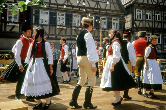 H1991-Herrenberg-DiaX5-09 - Volkstanzgruppe Herrenberg - Stadtfest Herrenberg 1991