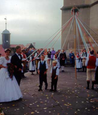 H1995-Simone-DiaX2-48 - Volkstanzgruppe Herrenberg - Stiftskirche Herrenberg 1995