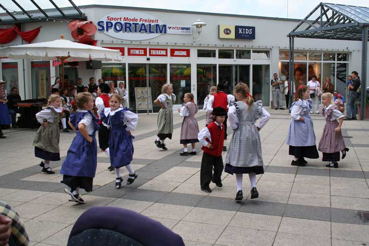 G20050612-IMG1451-NufringerTor-FrommernKinder - Volkstanzgruppe Frommern (Kinder)