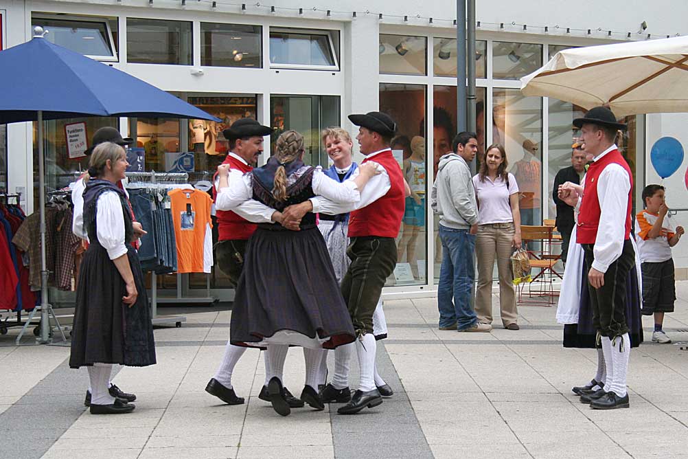 G20050611-IMG0696-NufringerTor-Weilersteusslingen - Volkstanzgruppe Weilersteusslingen