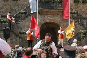 G20060528-IMG7558-Schlosshof-Neckartailfingen-Fahnenschwinger